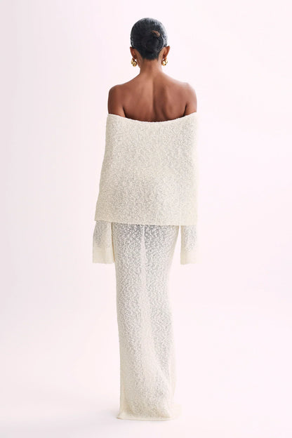Elara - Elegant Off-Shoulder Maxi Dress